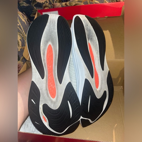 New Balance FuelCell Propel V4 - Picture 3 of 4